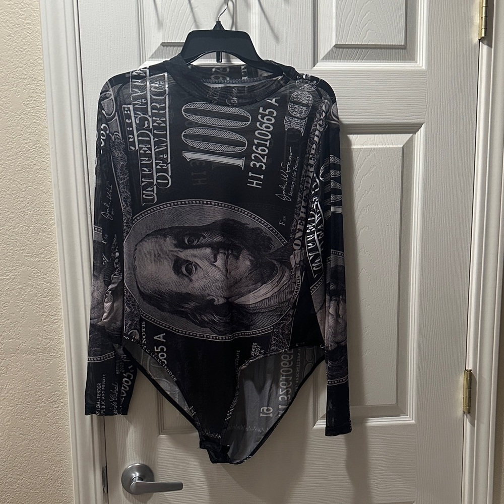 SHEIN Black Money Print Bodysuit